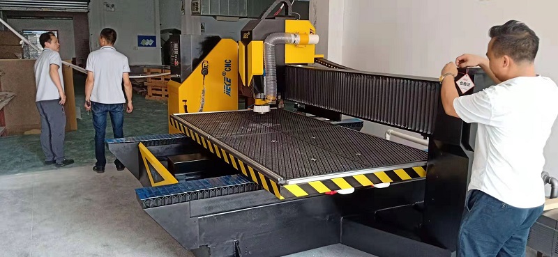 數控雕刻機打孔時出現爆邊怎么辦