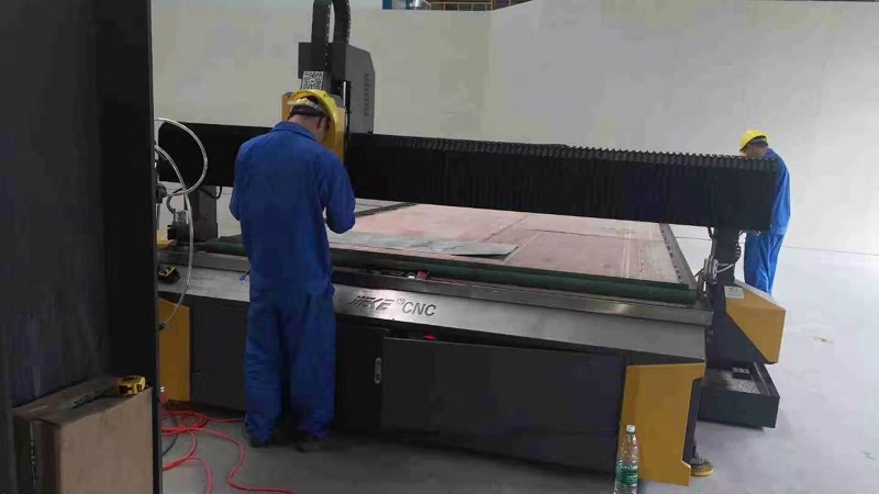 鋁單板雕刻機切削液的選擇及使用注意事項