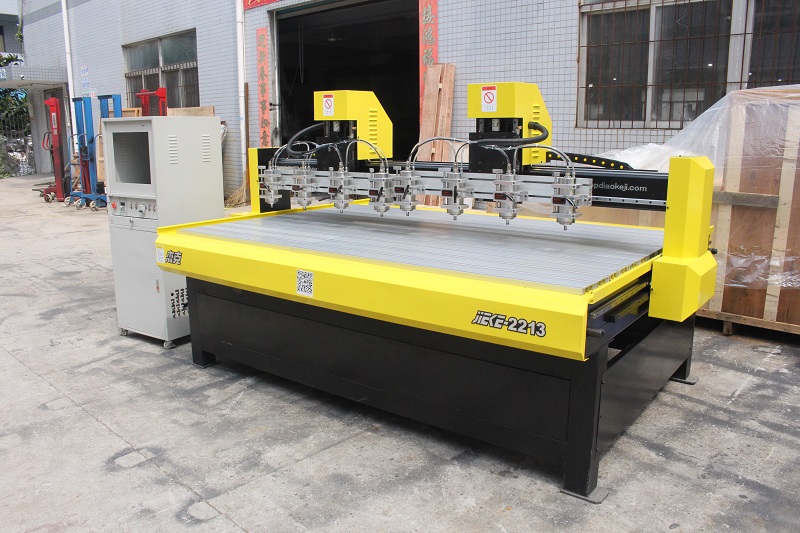 影響PC板加工中心精度的因素