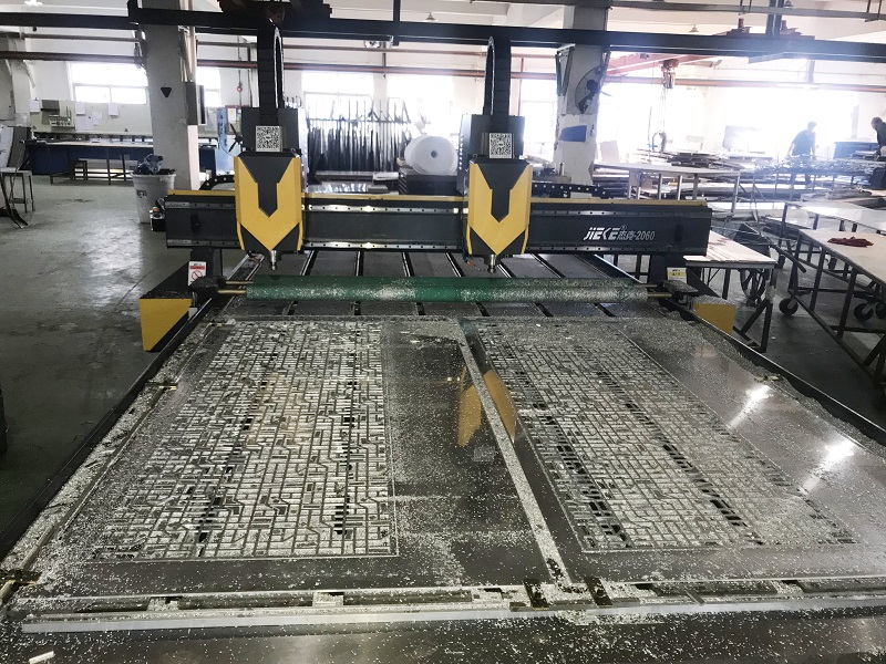 鋁單板雕刻機如果操作才更安全？