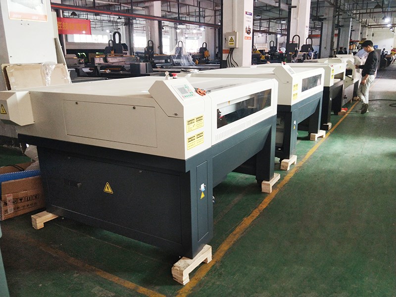 激光機車間一角