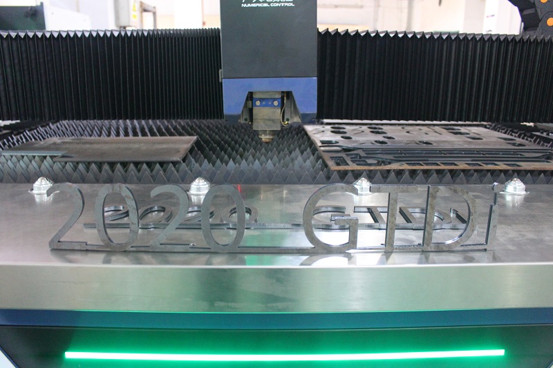 使用光纖激光切割機(jī)時需要掌握的技術(shù)