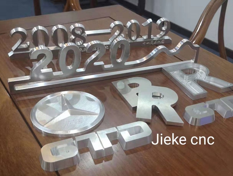 淺談一臺鋁板雕刻機(jī)的重要性