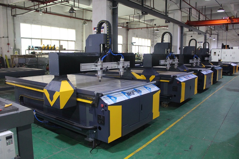 防霧PC鏡片切割機定制 廣天地數控助力醫護行業提高產能