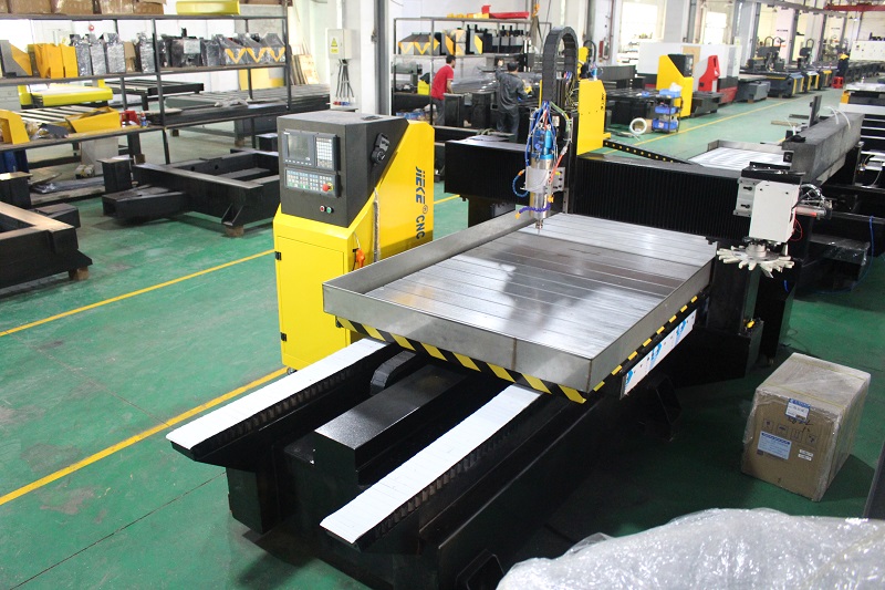 能攻牙又能鉆孔的鋁板雕刻機