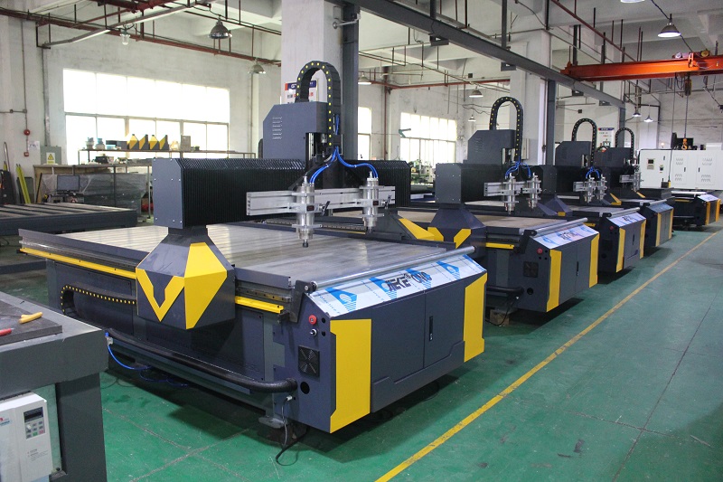 鋁板雕刻機同樣的配置價格差距那么大？